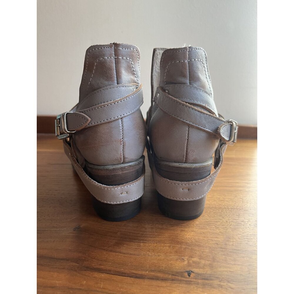 Freebird NEW Mystic Gray Leather Harness Ankle Boots Chain & Concho Sz 9 - Picture 7 of 11